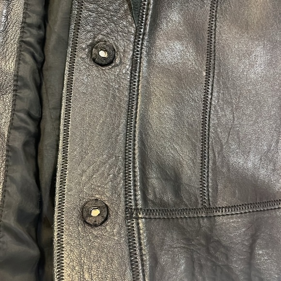 Stylish Black Real Leather Jacket Size M - Picture 4 of 4